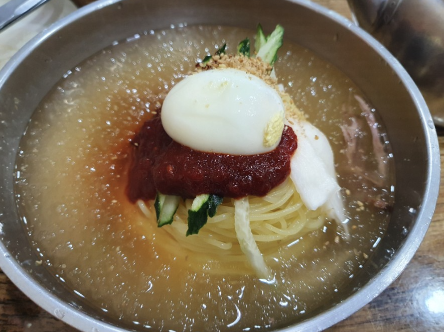 국제밀면 representative image